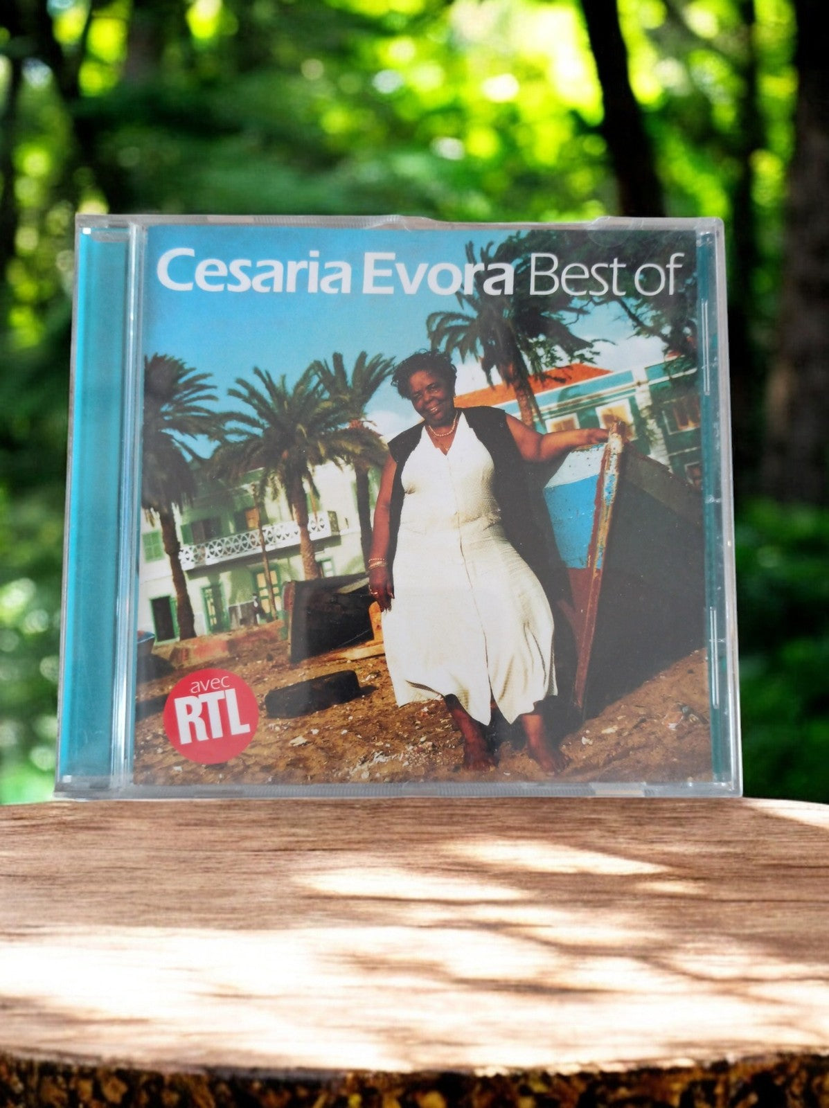 CD Cesaria Evora Best Of musique cap-verdienne, compilation, pochette RTL