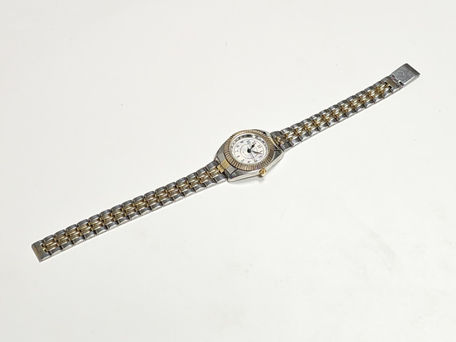 Montre femme Vuilemin Regnier élégante, montre-bracelet dame, montre quartz occa