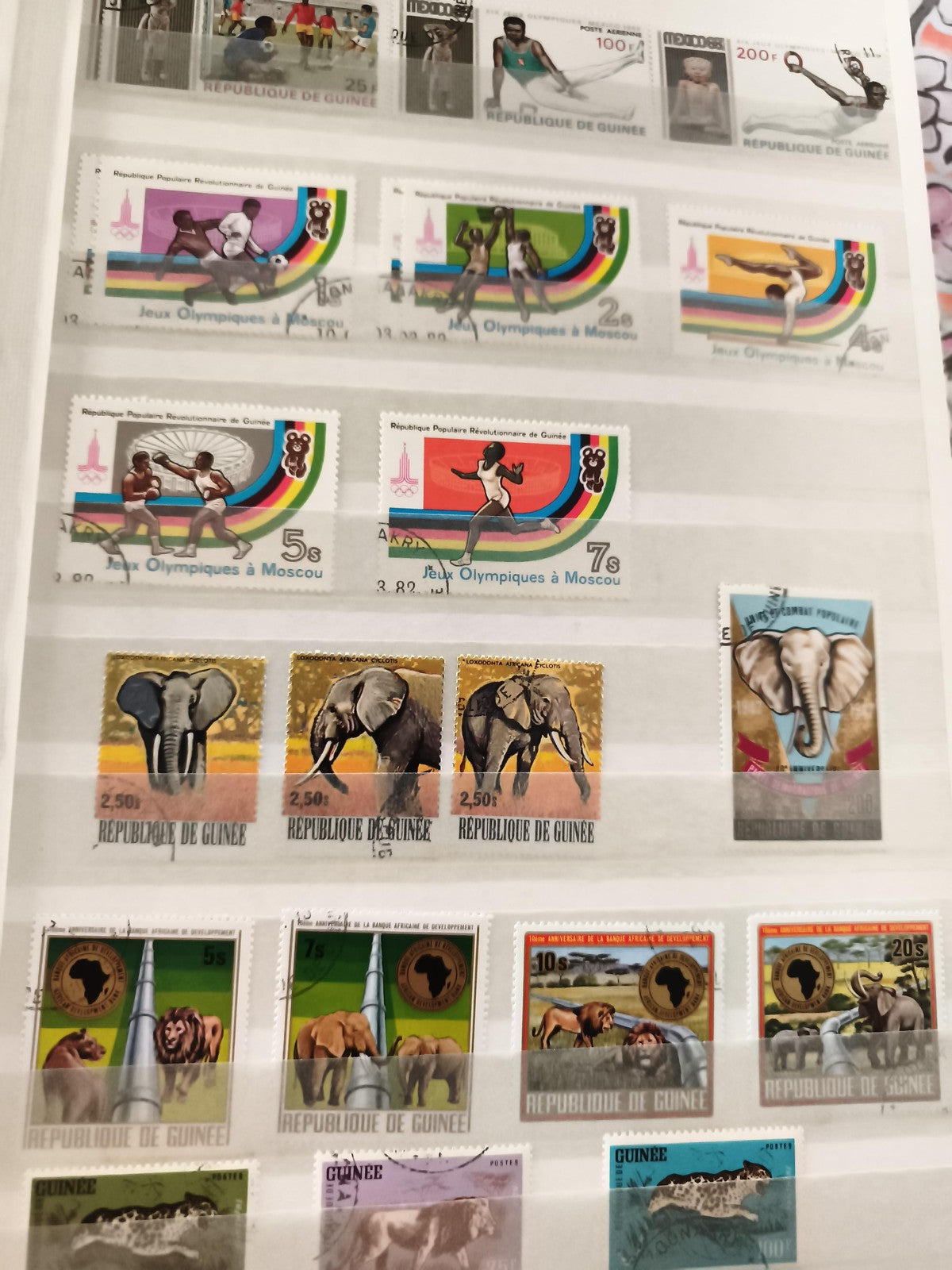 Timbres anciens Guinée Jeux Olympiques Moscou et animaux Afrique lot philatélie