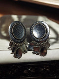 Paire de boucles d’oreilles vintage clips médaillon argenté pendantes fantaisie