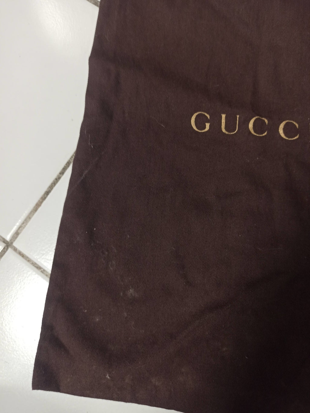 Petit sac publicitaire Gucci authentique, accessoire promotionnel de la marque