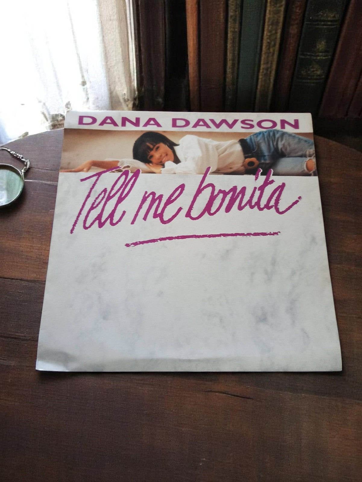 Vinyle 45T Dana Dawson Tell Me Bonita rétro années 80 pochette originale