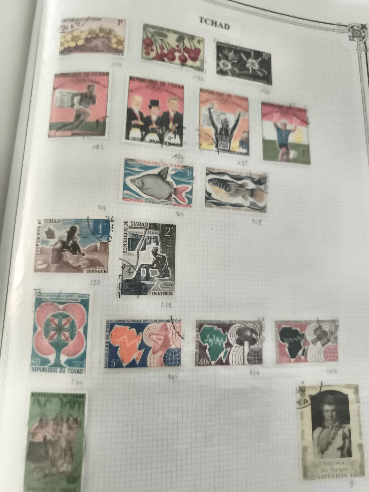 Timbres Tchad oblitérés lot thématique sport faune artisanat Napoléon