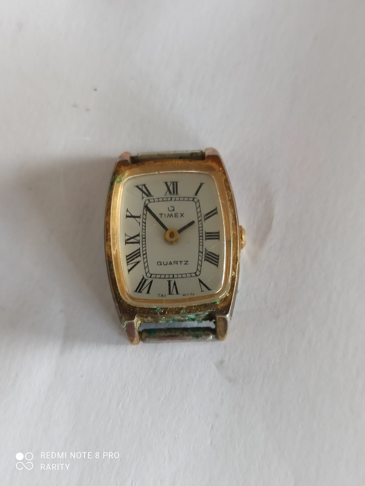 Montre femme Timex vintage quartz cadran romain doré ancien non testée