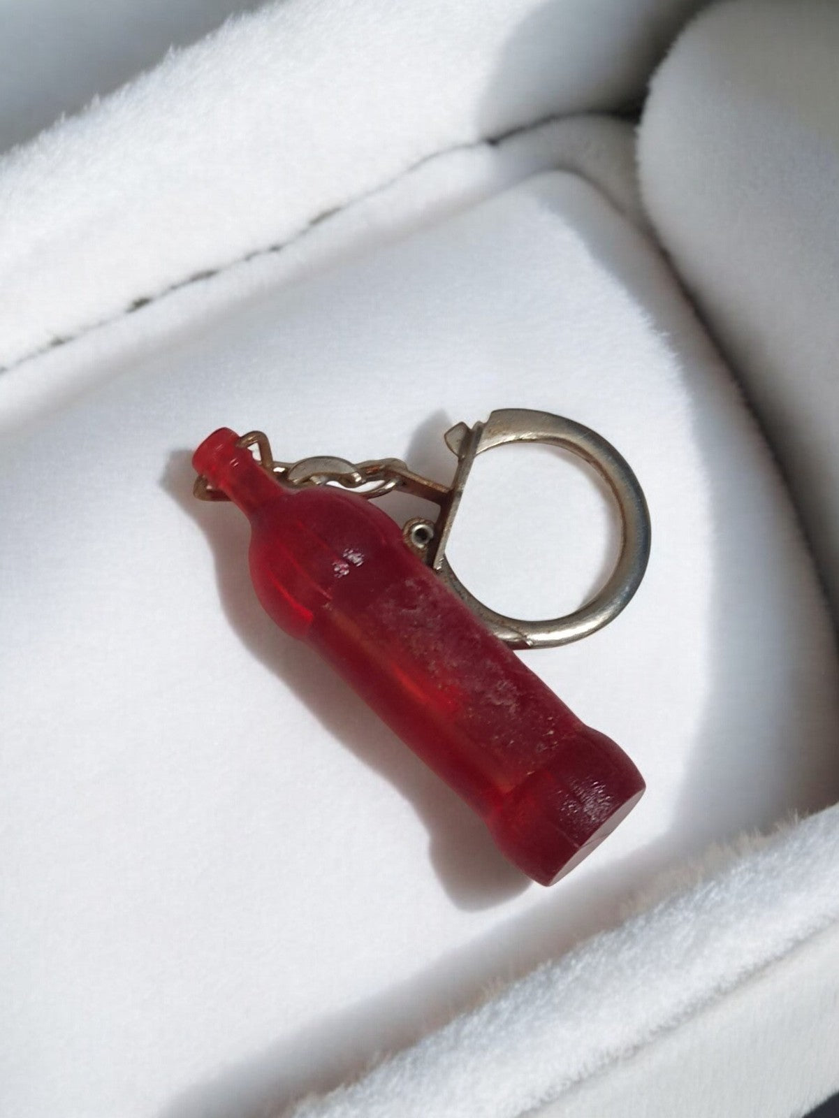 Porte-clés bouteille rouge vintage rétro ancien publicitaire accessoire