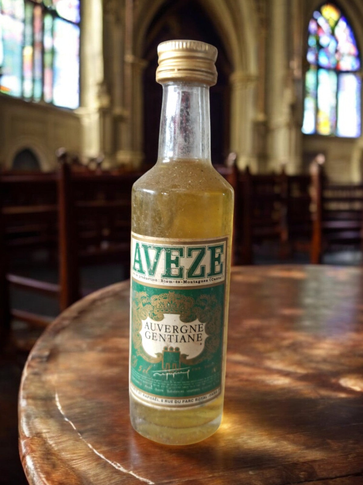 Mignonnette Aveze Gentiane Auvergne Vintage 1960s bouteille alcool France