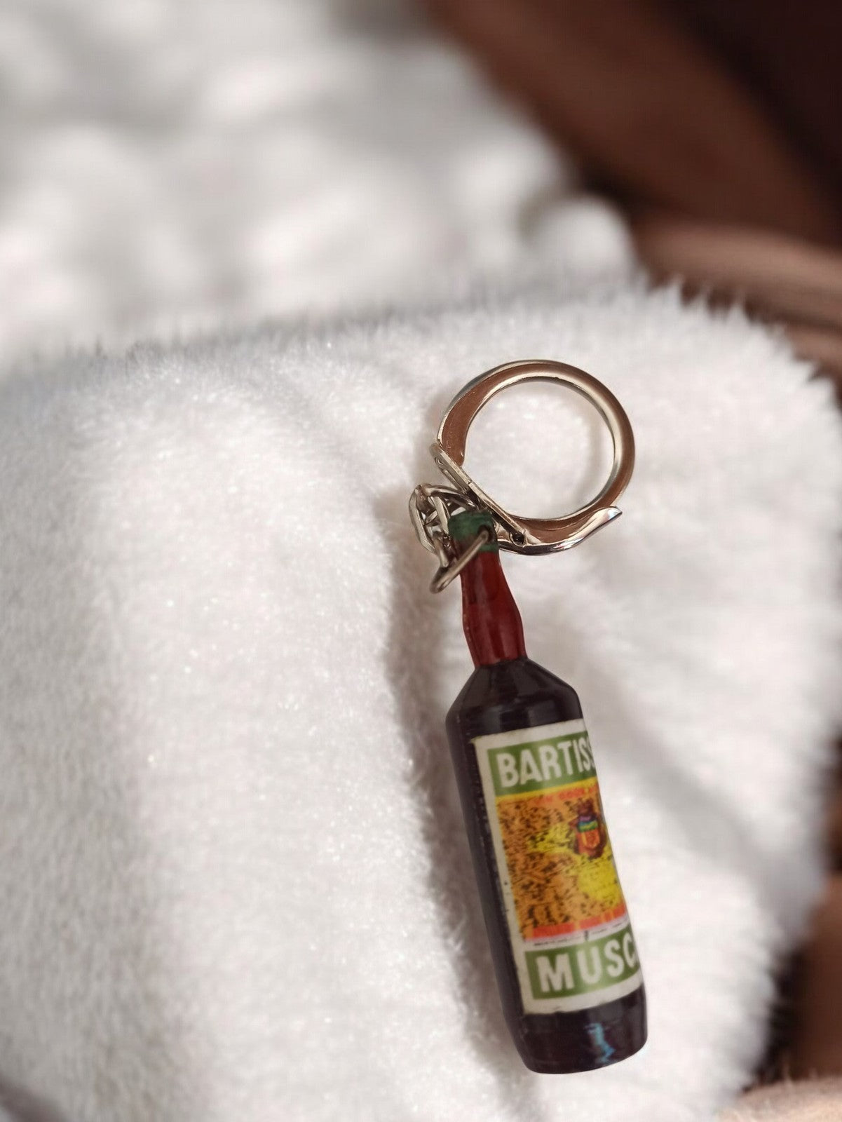 Porte-clés vintage bouteille Bartissol Muscat ancien rétro publicité déco