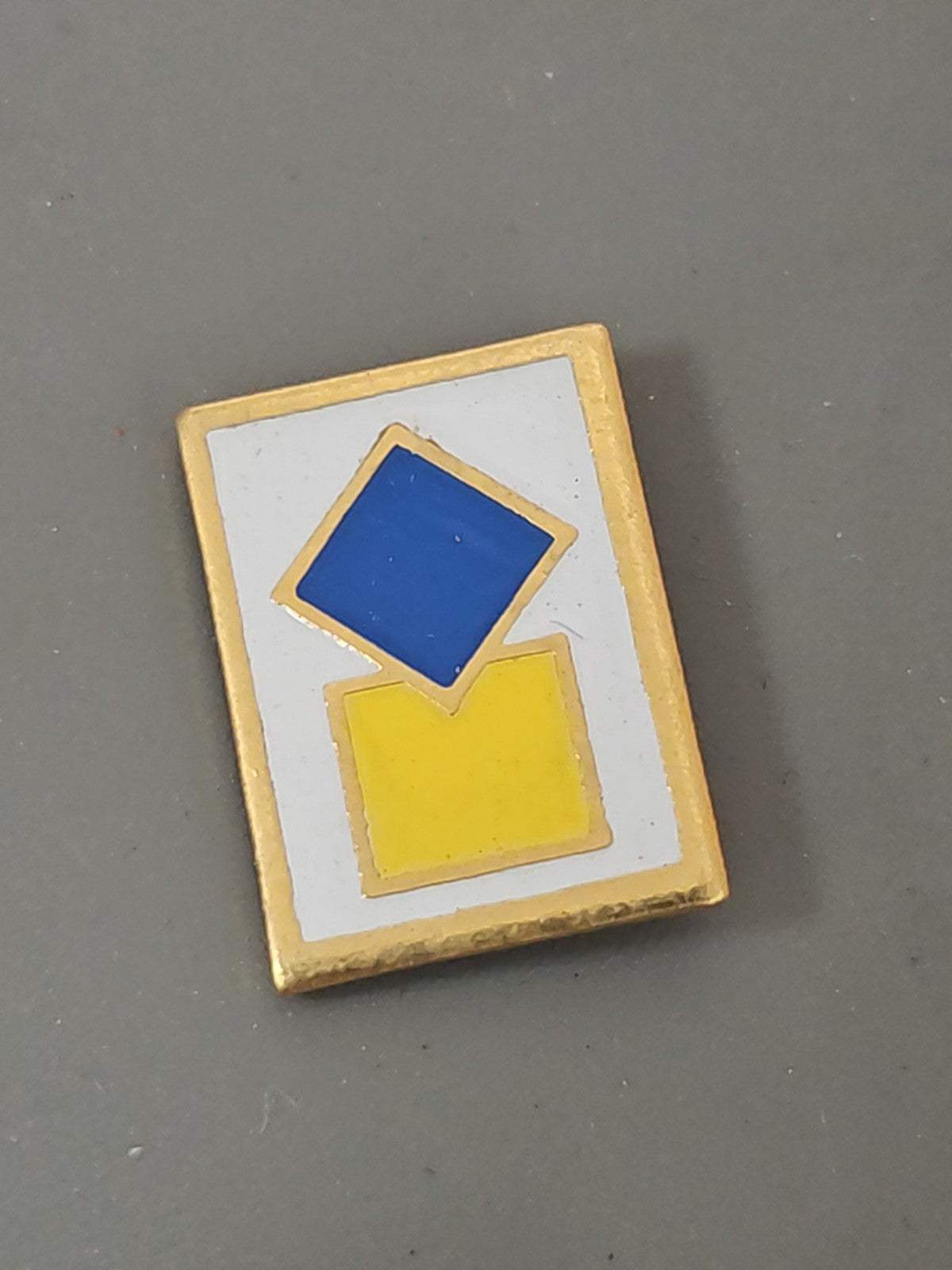Pin's vintage ancien rétro pour collectionneur objet publicitaire badge broche r