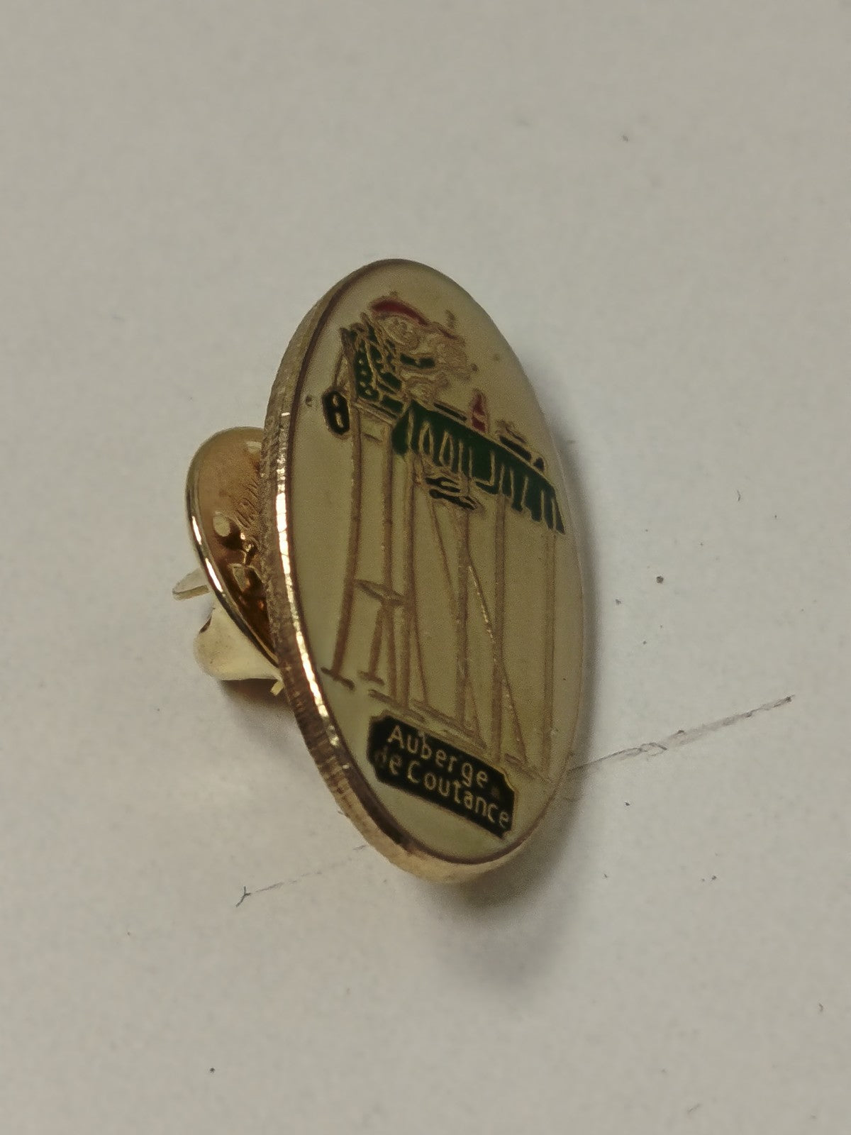 Pin's ancien Auberge de Coutance rétro collection badge vintage France rare