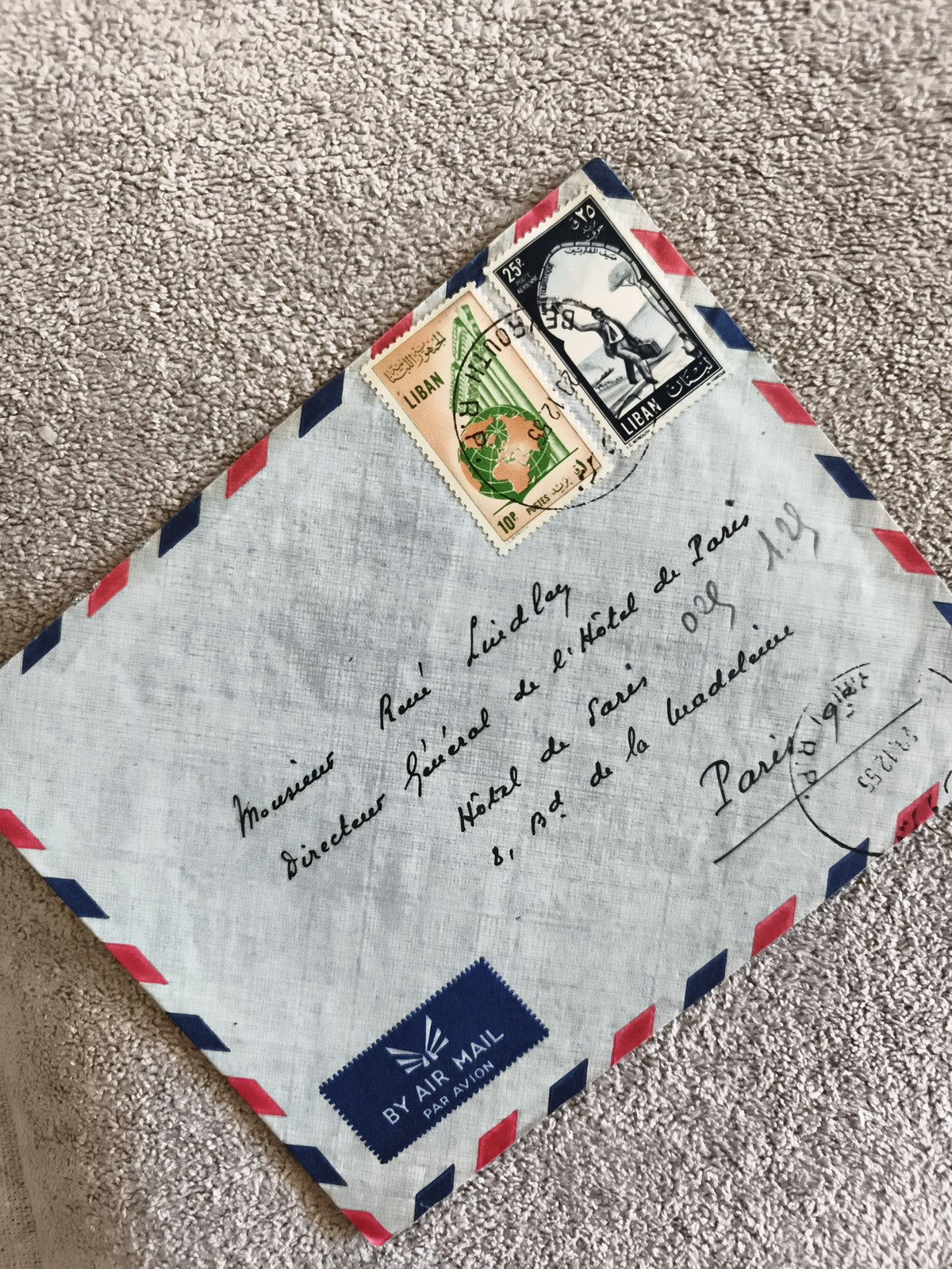 Lettre aérienne Liban Paris 1953 timbres Liban affranchissement philatélie