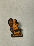 Vintage pin's Orangina tennis personnage bouteille jaune rétro collection