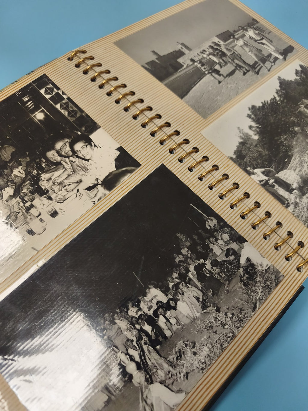 Ancien classeur photos de voyage vintage, album spirale, noir et blanc