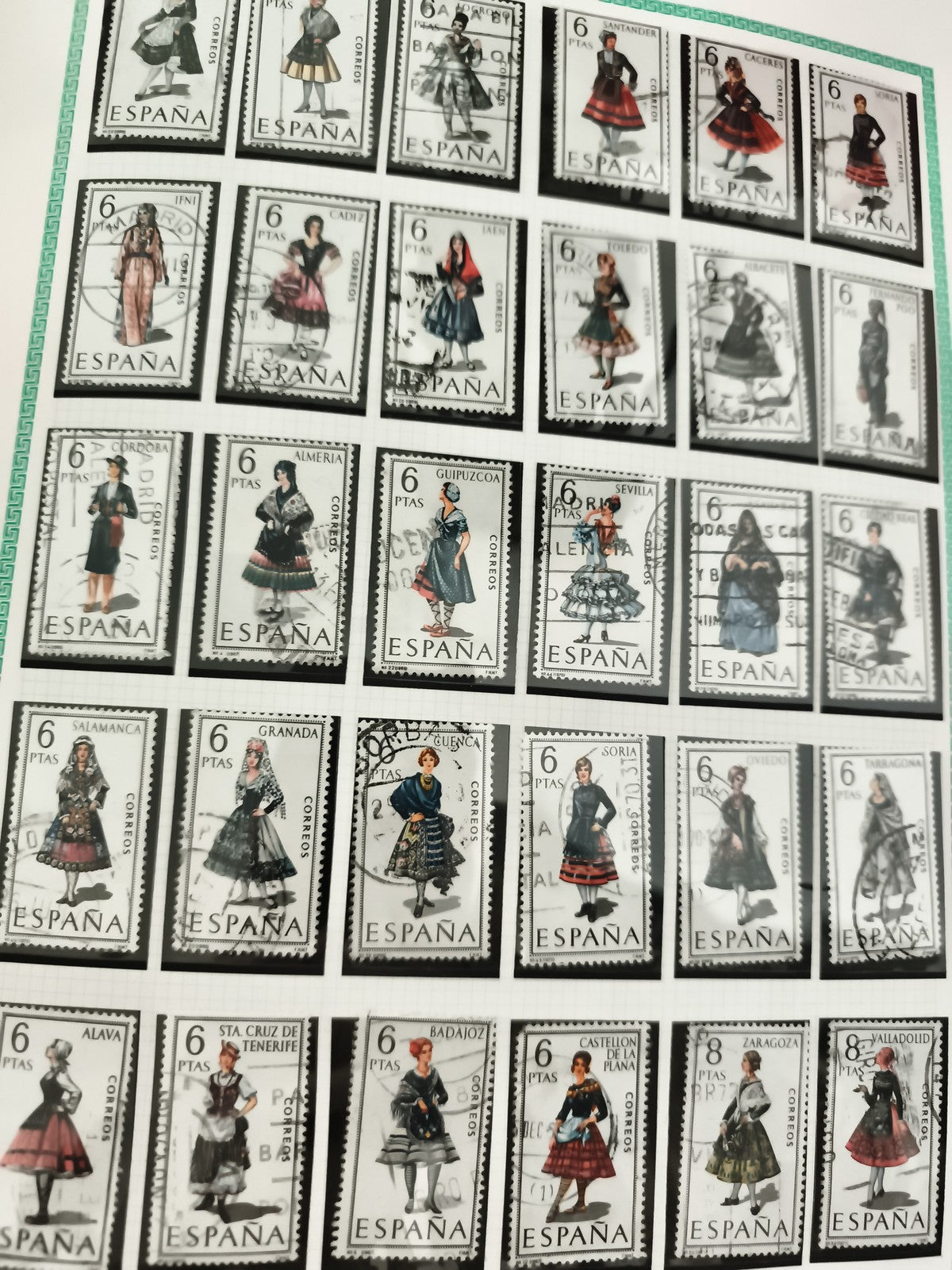 Timbres Espagne 6 ptas costumes régionaux oblitérés philatélie lot thématique