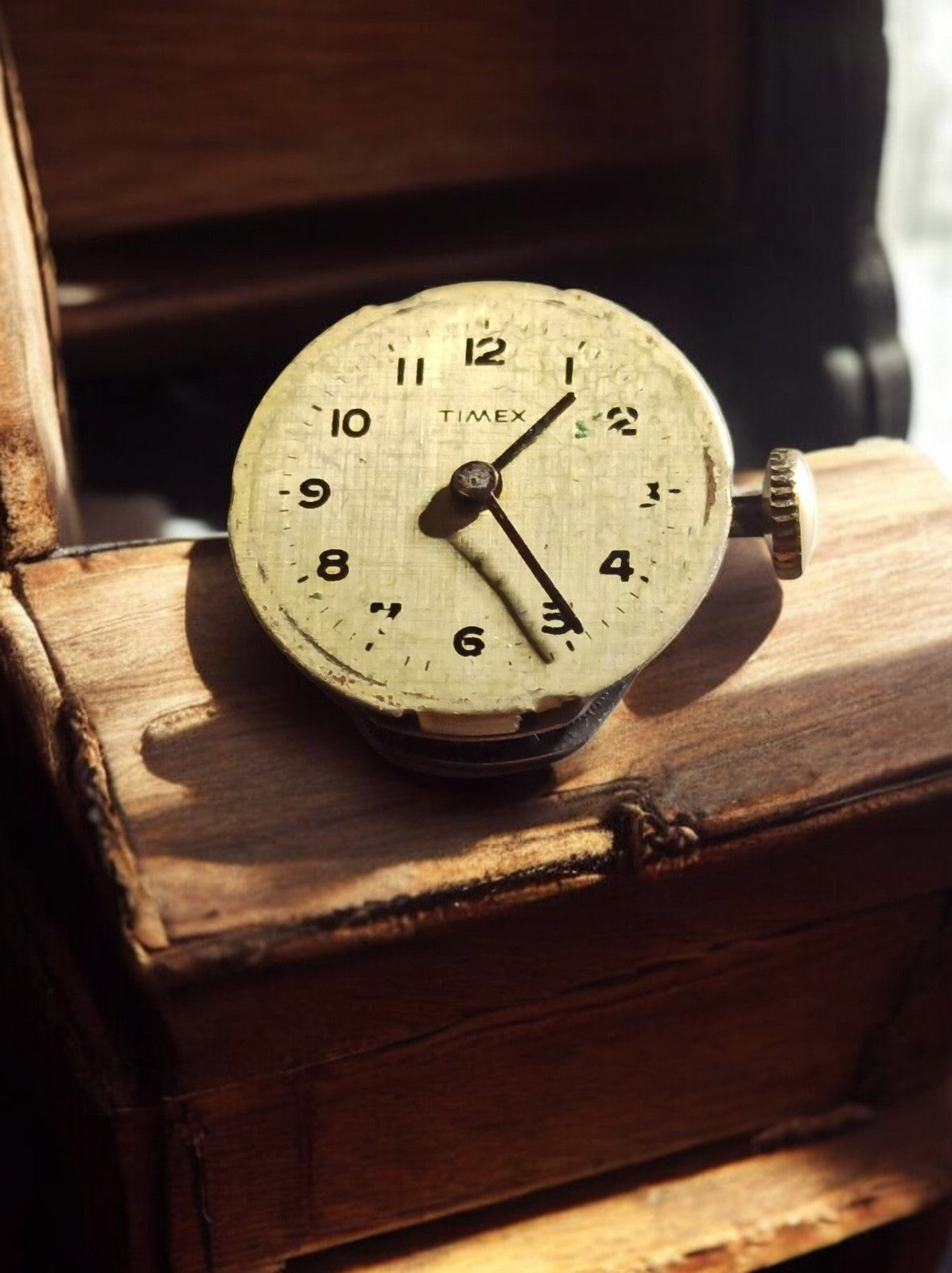Mouvement montre mécanique Timex vintage cadran beige pièces