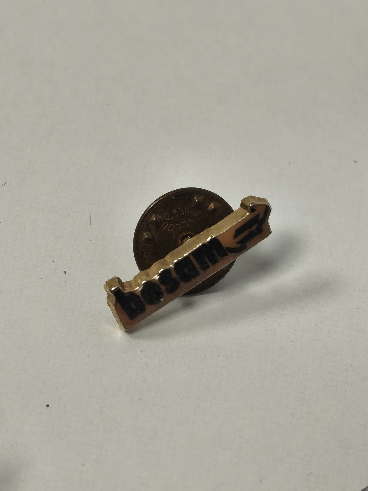 Pin's ancien vintage rétro collection broche badge rare objet publicitaire déco