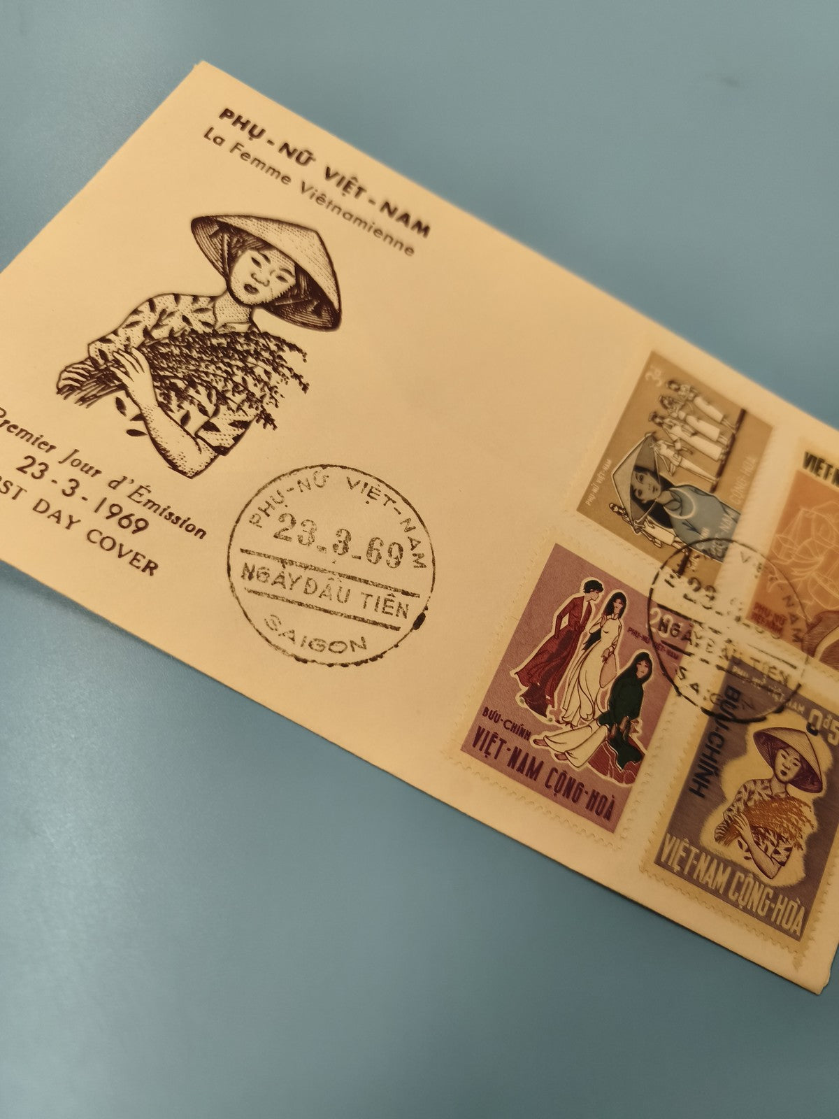 Ancienne enveloppe FDC Vietnam 1969 femme vietnamienne timbres illustrés Saigon
