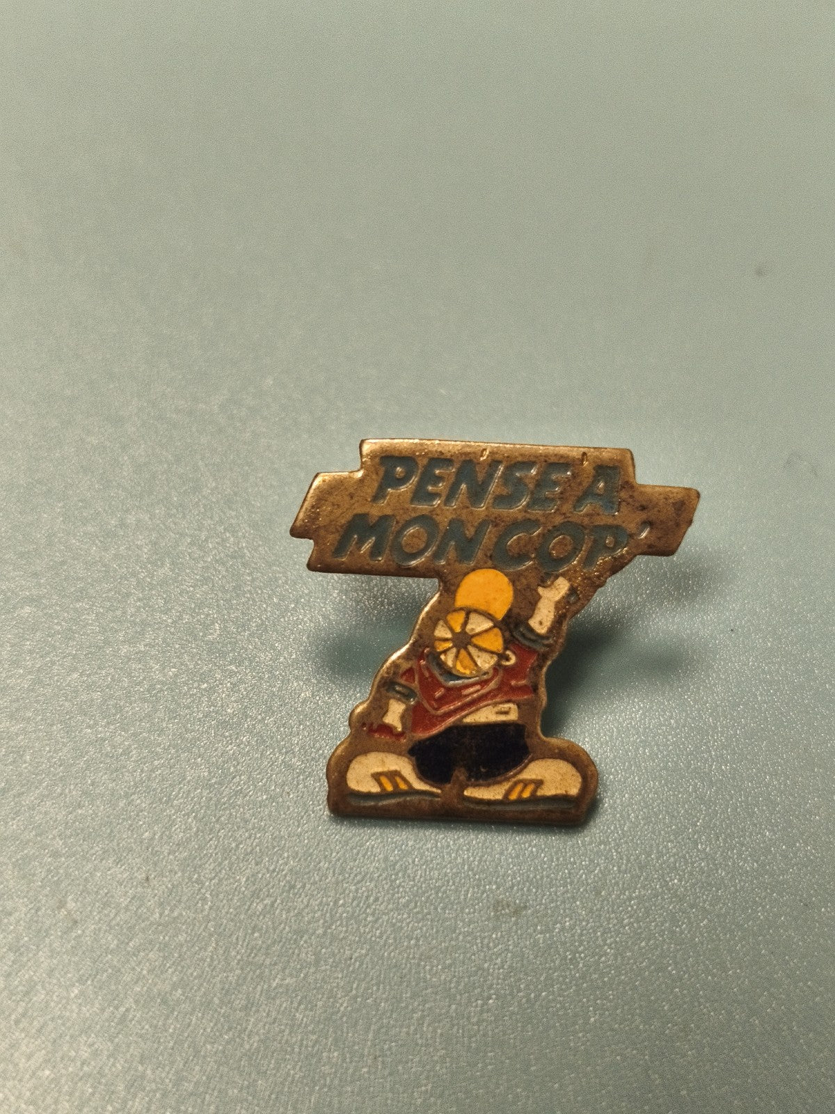 Vintage pin's "Pense à mon cop" émaillé personnage BD ancien collection