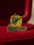 Pin's publicitaire Val de Loire vintage badge rétro France couleur émaillée