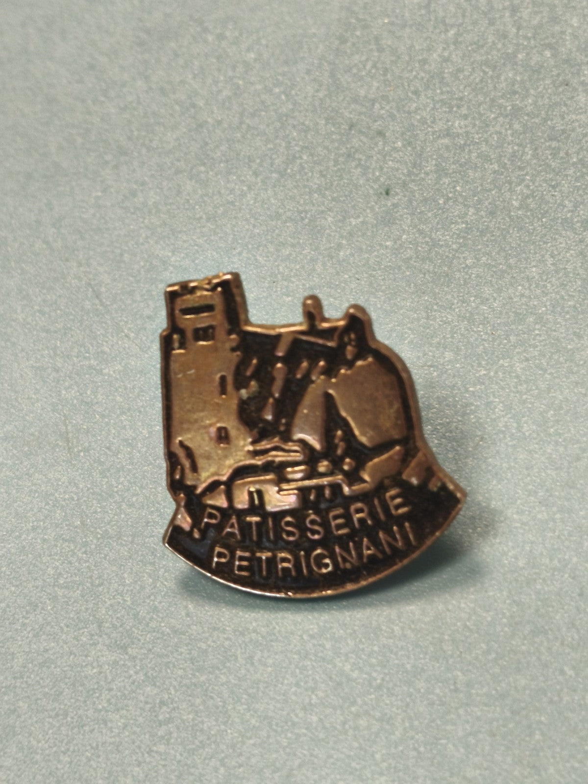 Pin's vintage Patisserie Petrignani, forme blason, collection ancienne rare