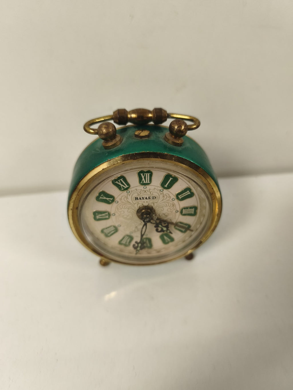 Ancien réveil matin Bayard vert, cadran chiffres romains rétro collection
