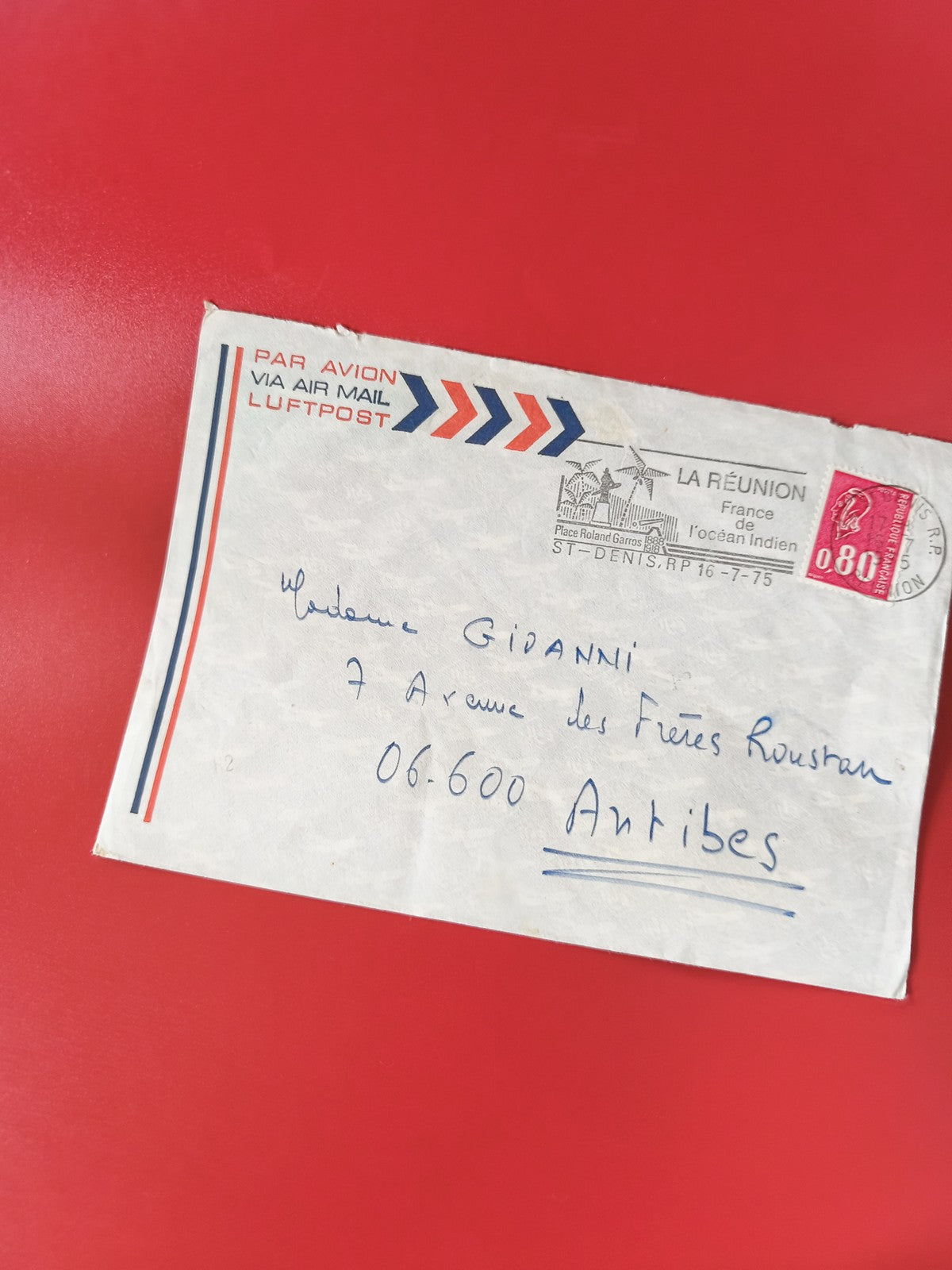Enveloppe affranchie La Réunion 0,80F Par Avion Air Mail adressée Antibes