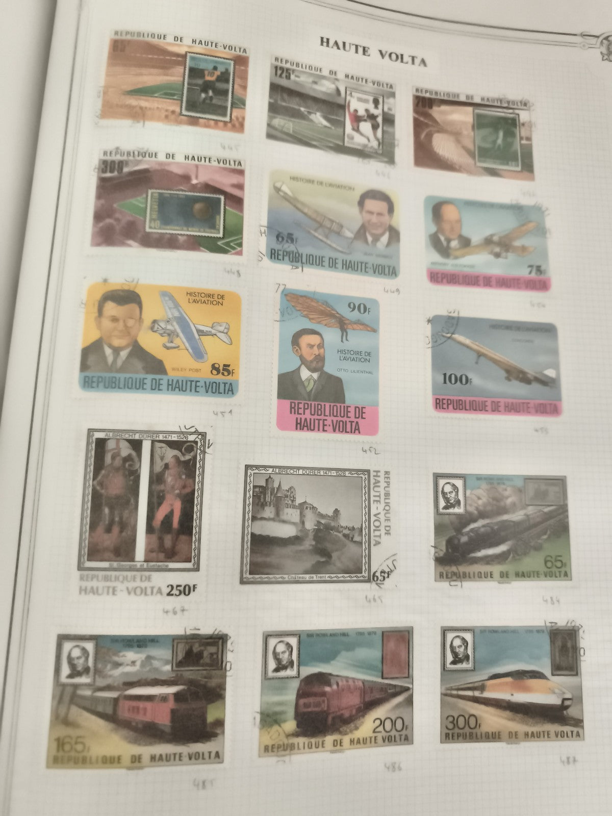 Timbres Haute-Volta thématiques sports, trains, aviation, personnages, lot phila