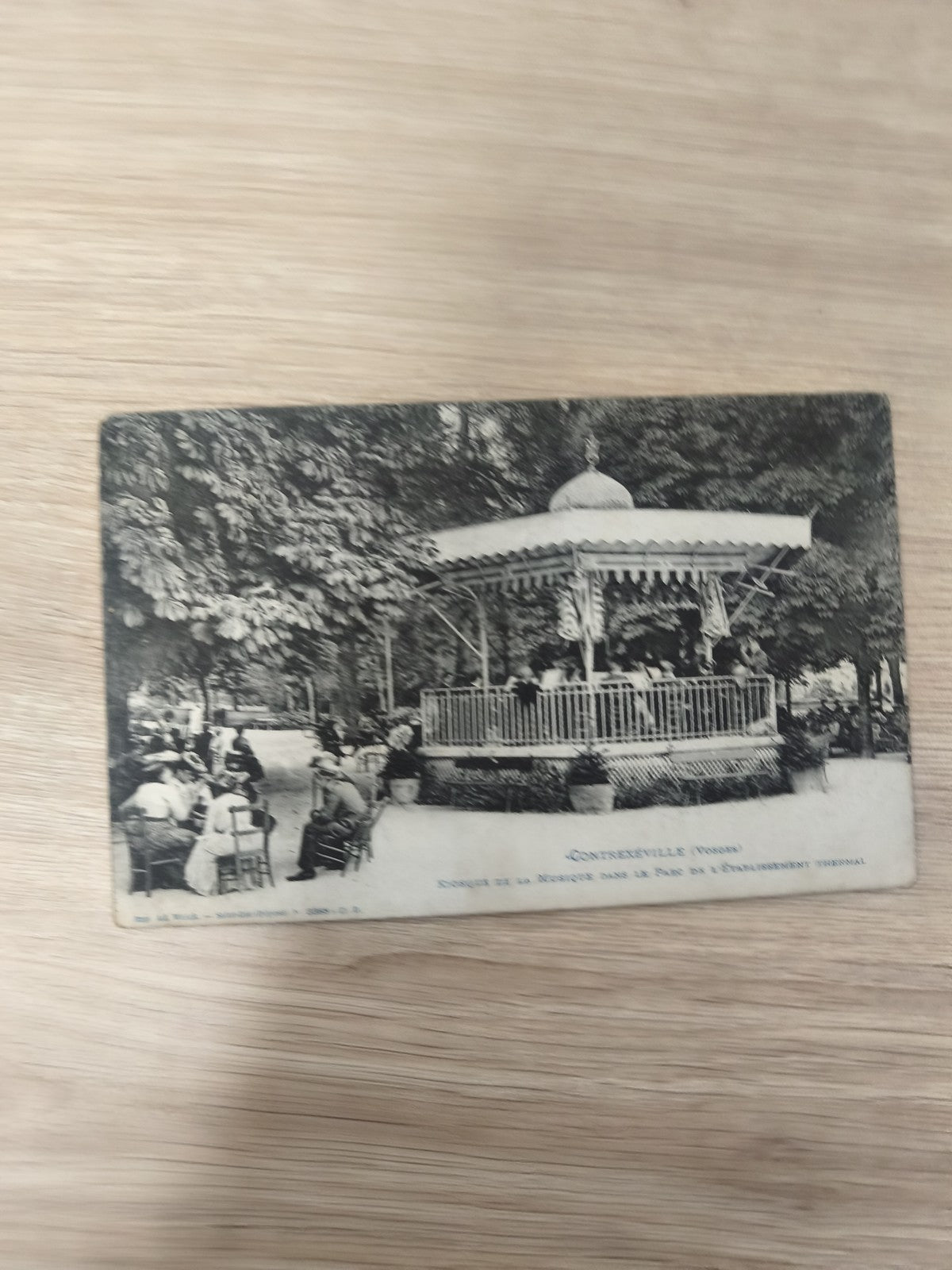 Ancienne CPA Contrexéville kiosque musique parc thermal photo rétro Vosges