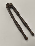 Casse-noix ancien en acier rétro, ustensile de cuisine vintage collection déco