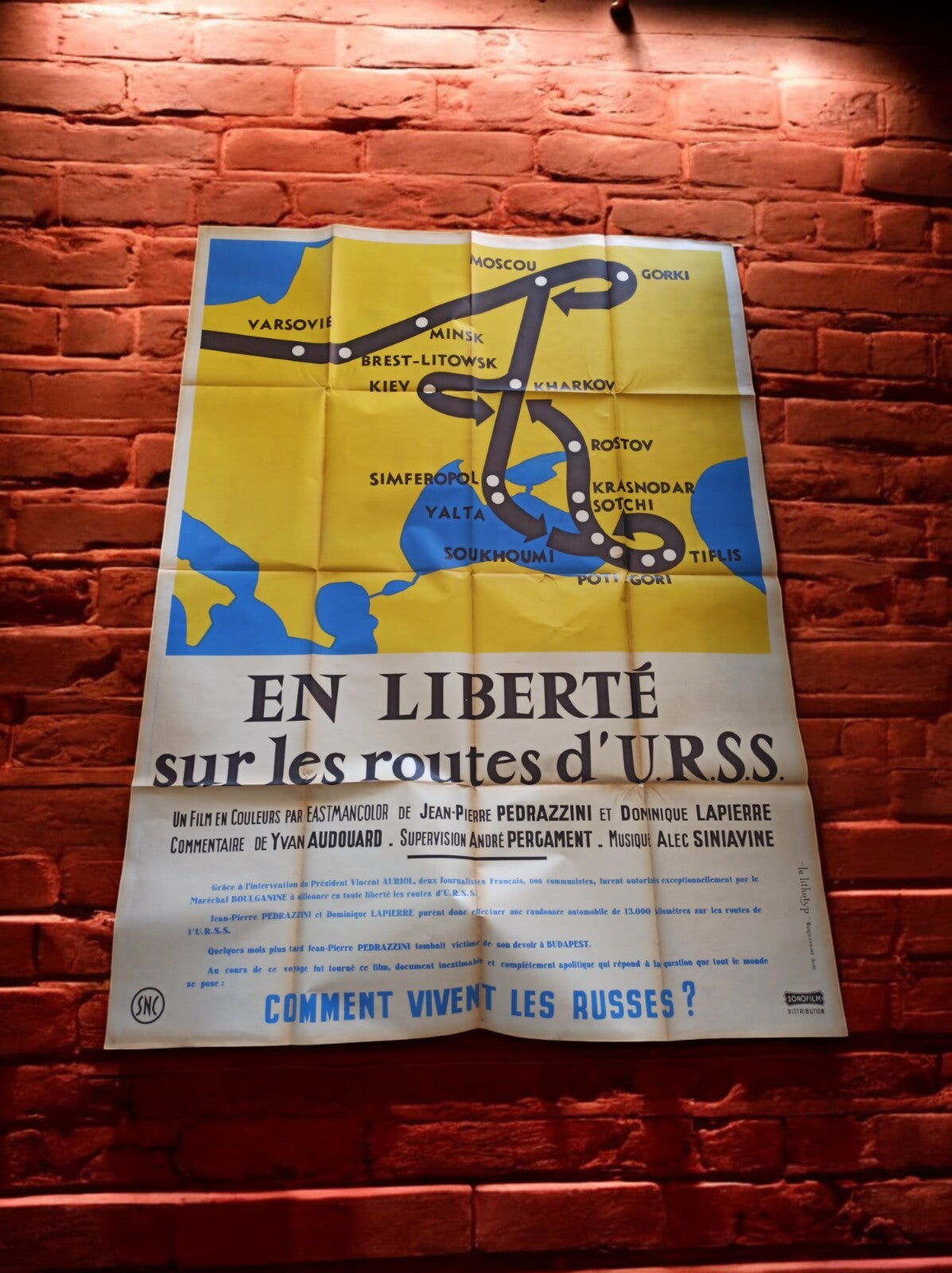 Ancienne Affiche de cinéma vintage sur les routes dï¿½URSS