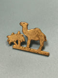 Vintage pin's Camel ancien forme chameau et palmier doré, collection rare