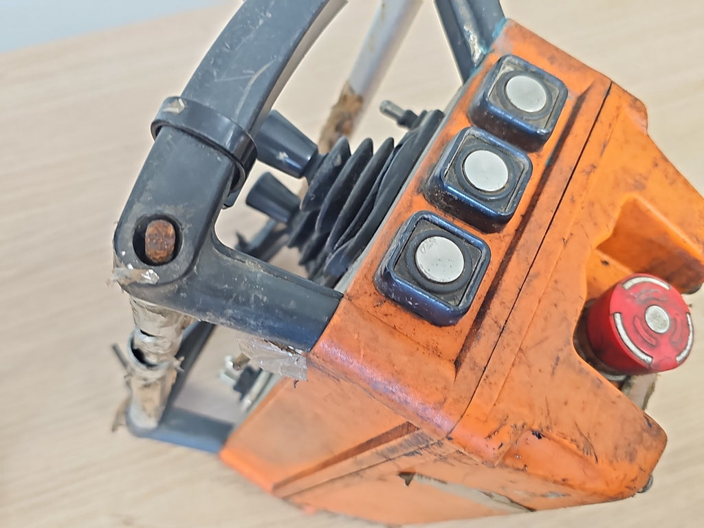 Télécommande grue Terex Atlas HBC Radiomatic manette joystick en l’état