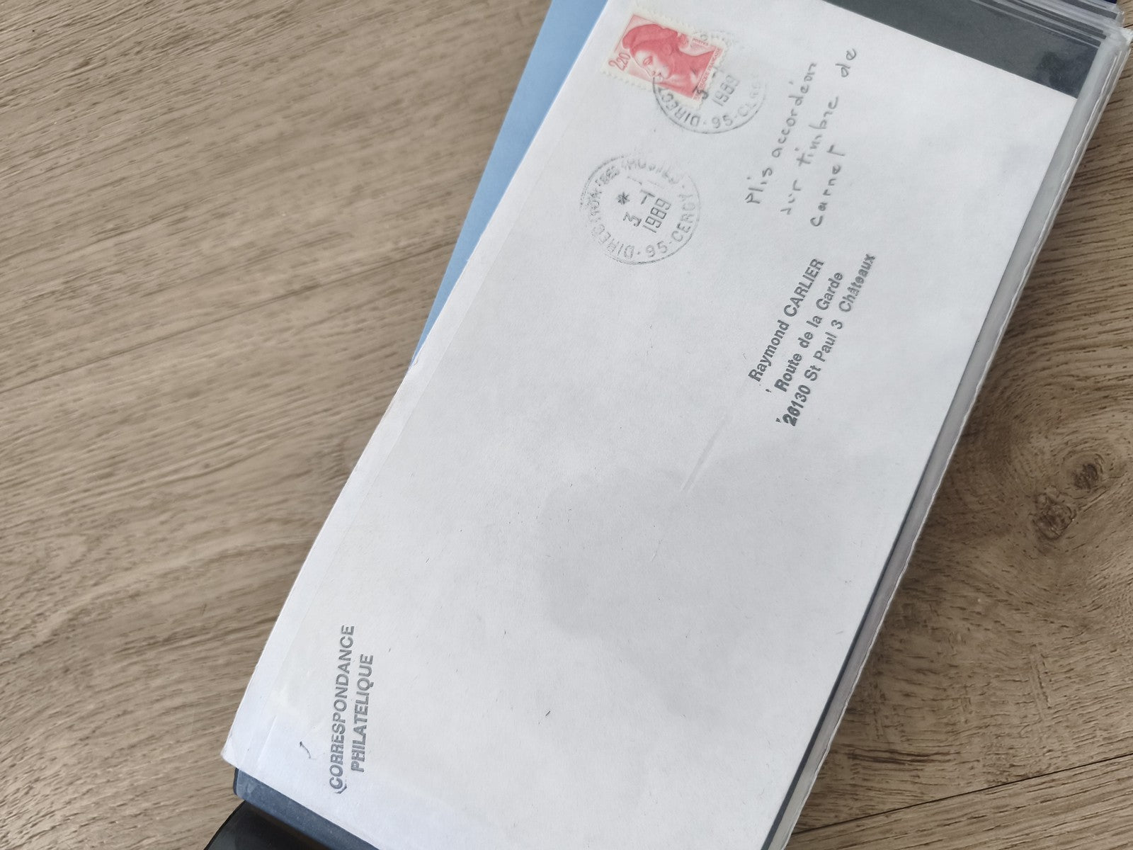 Enveloppe timbrée France philatélie, affranchissement Marianne, oblitérée