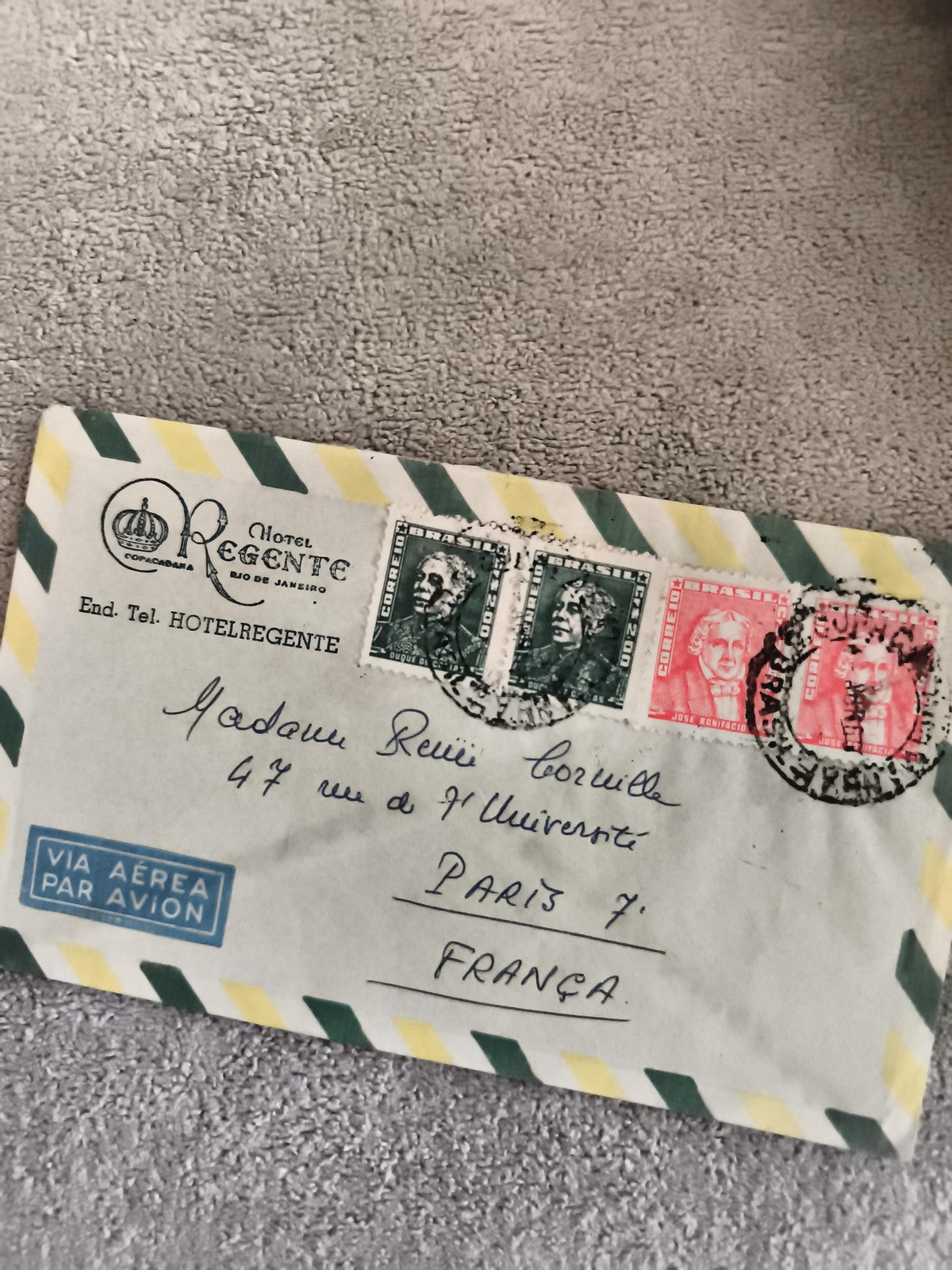 Lettre avion affranchie Brésil Hotel Regente timbres verts rouges Paris philatél