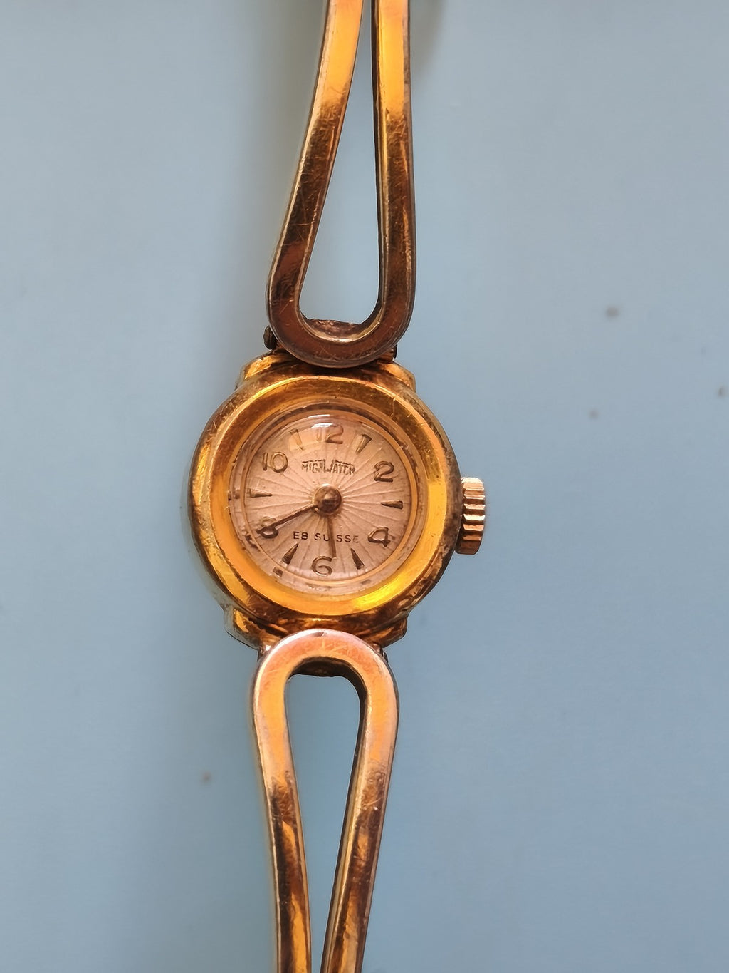 Montre ancienne femme Migwatch vintage non testée rétro collection montre-bracel