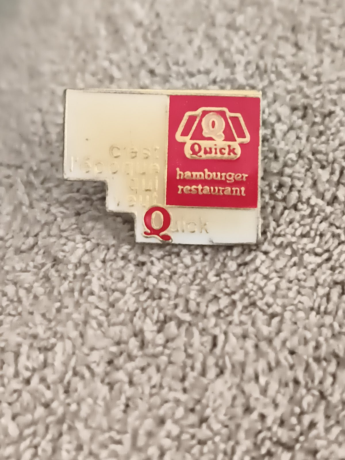 Pin's Quick hamburger restaurant vintage badge publicitaire fast-food (Ref 8)