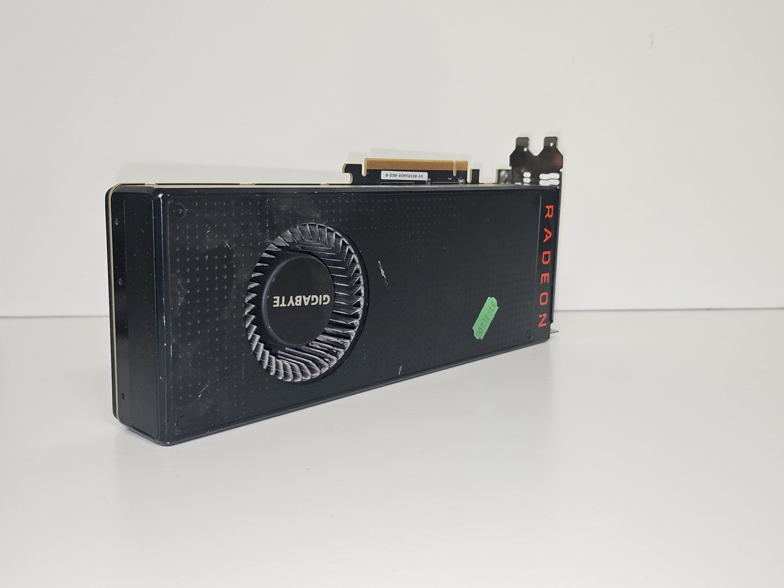 Carte Graphique Radeon RX Vega d'occasion non testée pour PC, vendue en l'état