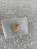 Pin's vintage L'Équipe football rétro badge ancien joueur doré