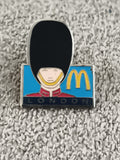 Pin's vintage McDonald's London garde royale émaillé, badge ancien UK (Ref 7)