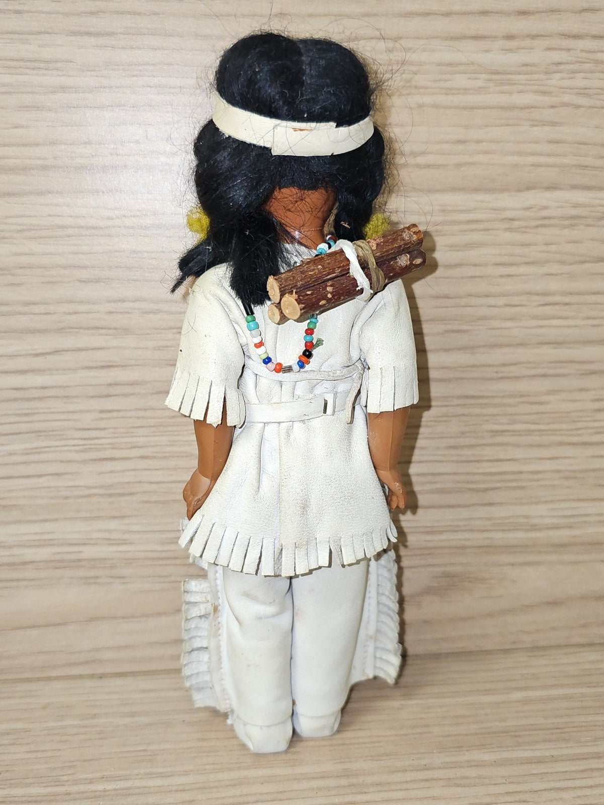 Poupée ancienne amérindienne fille en plastique, souvenir rétro vintage à collec