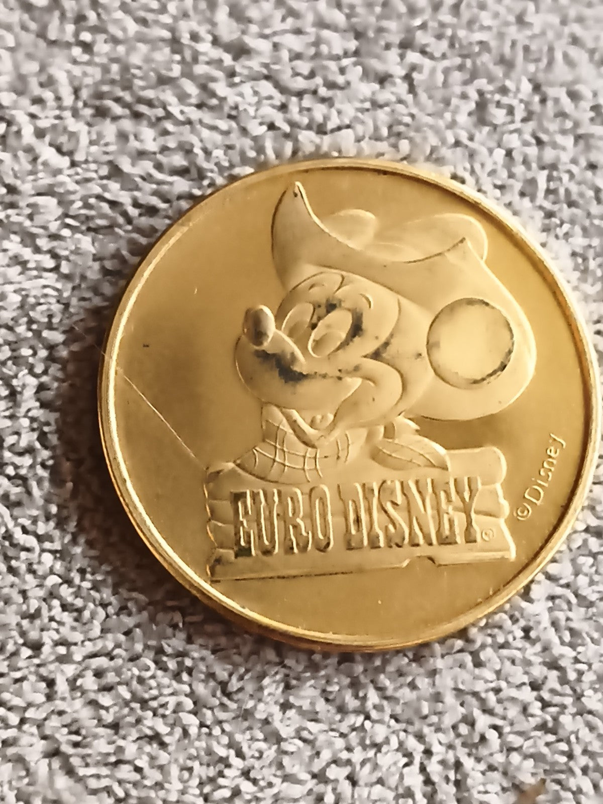 Médaille Euro Disney ancienne Mickey Mouse dorée, jeton vintage Disneyland Paris
