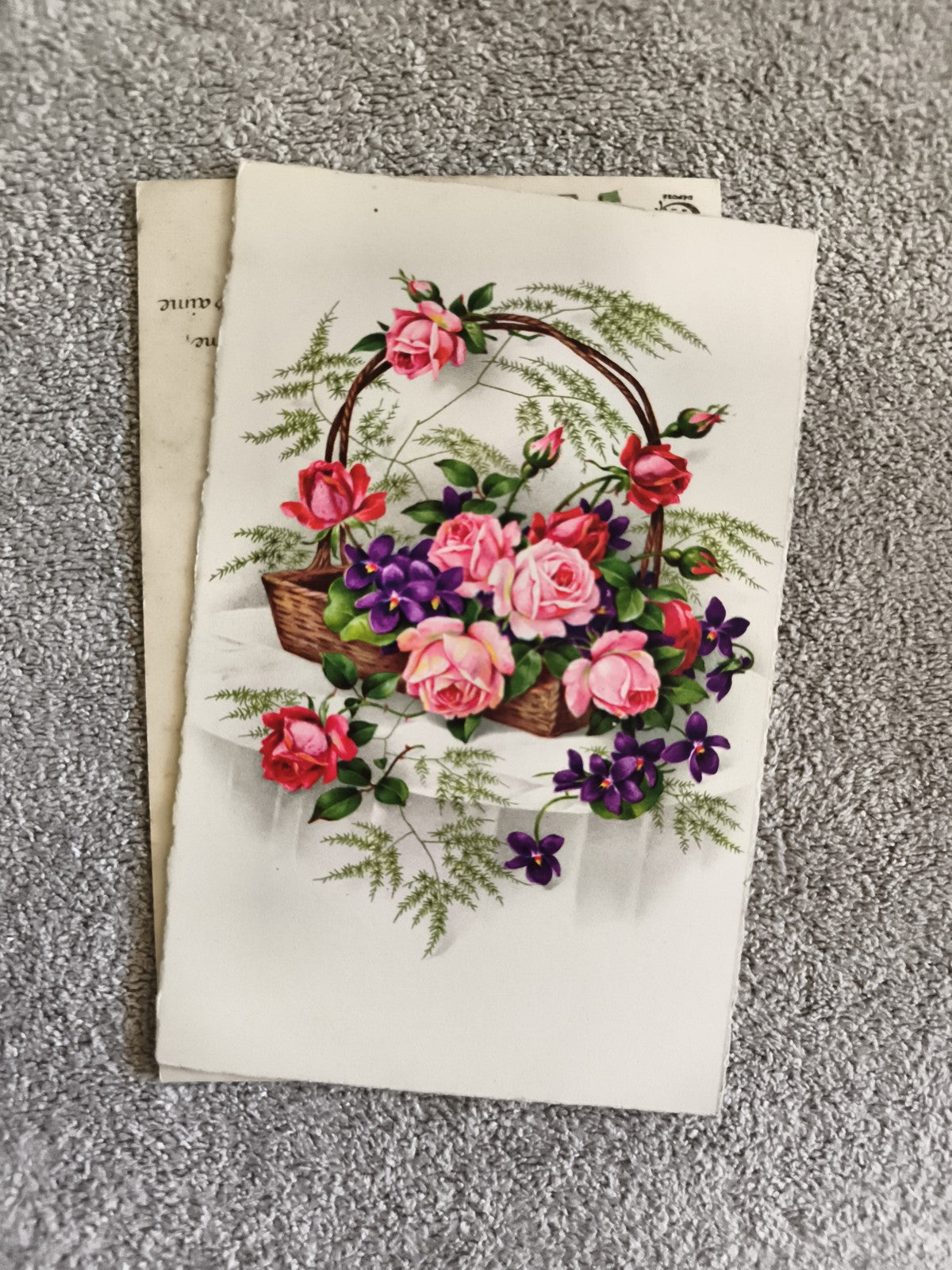 Carte postale fleurie CPA panier de roses et violettes illustration