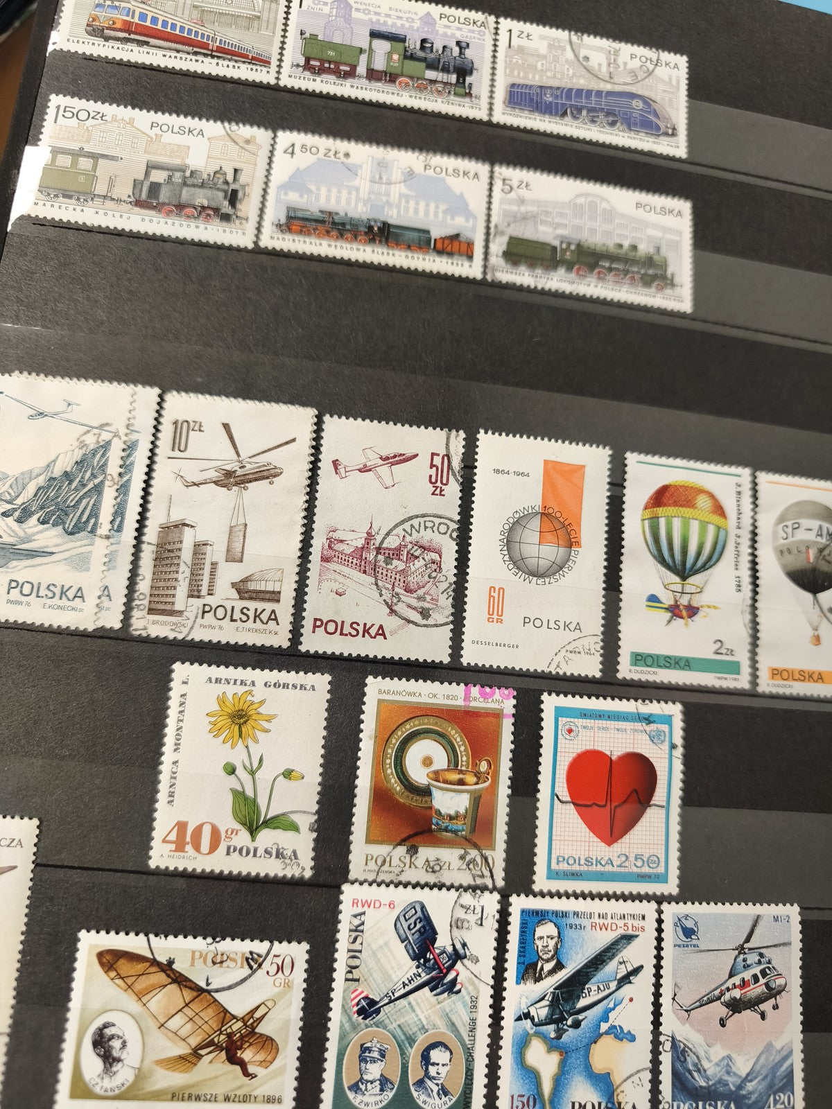 Lot anciens timbres oblitérés Pologne Polska trains avions fleurs collection