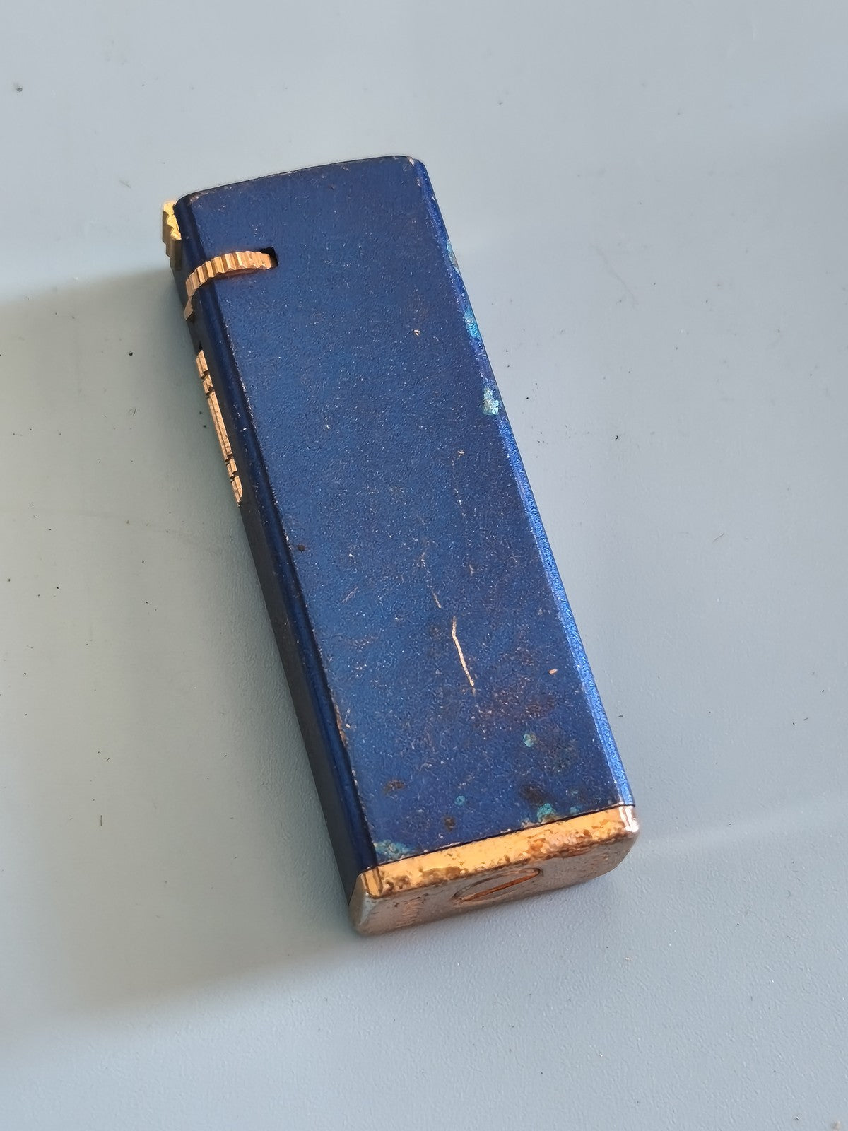 Ancien briquet vintage de collection rétro ? Accessoire authentique pour amateur