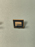Vintage pin's Faverge carré bleu logo ancien collection badge rétro