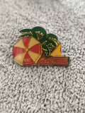 Pin's vintage Cavalaire Var parapluie plage émail, souvenir rétro années 80
