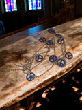 Collier vintage perles fantaisie médaillons peace and love bleu chaîne rétro