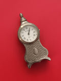 Mini réveil ancien Le Temps quartz style pendule, finition argentée vintage