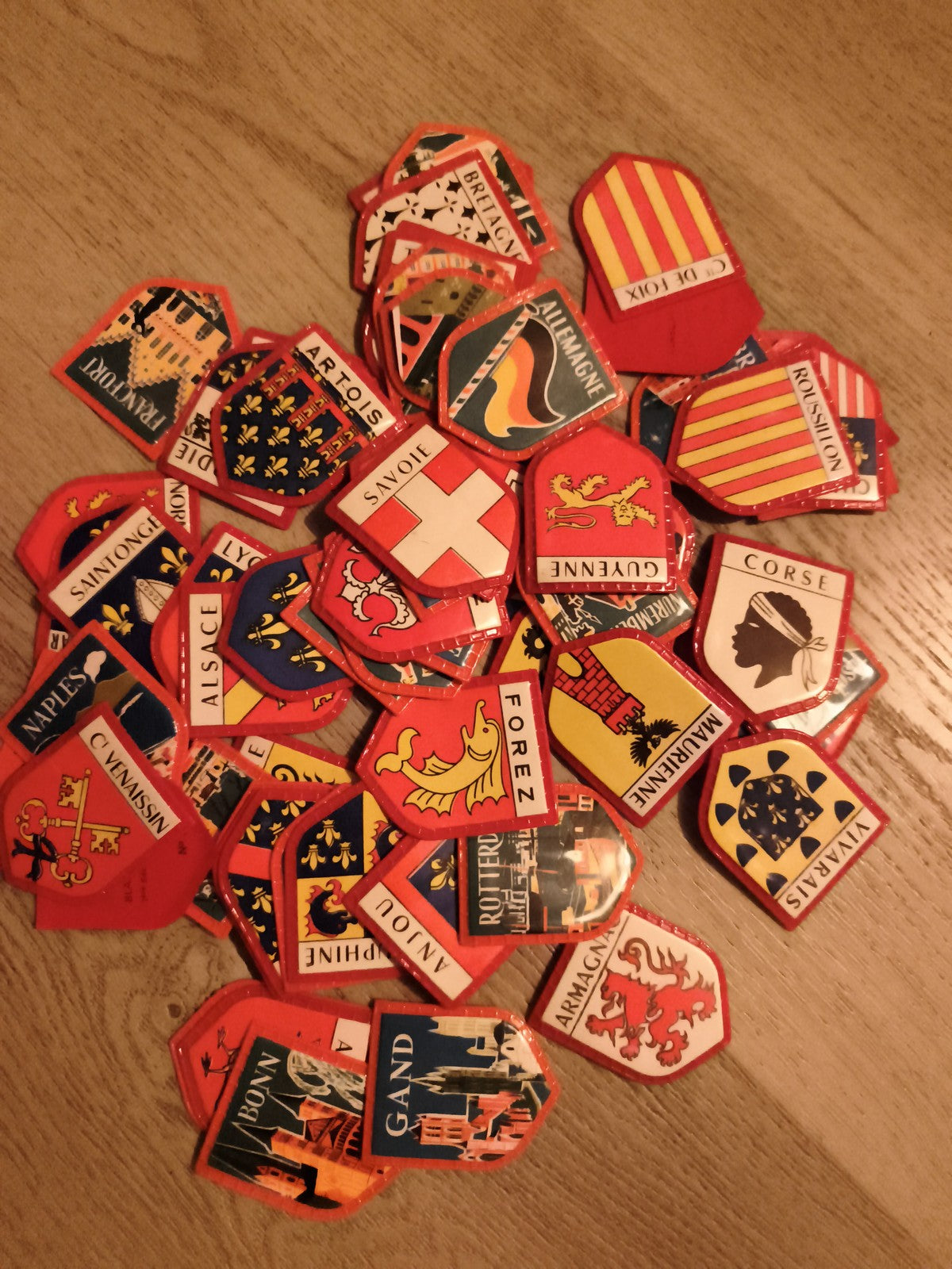 Ancien lot d'écussons blasons régionaux France vintage héraldique déco