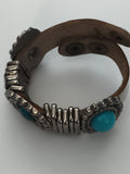 Bracelet vintage cuir et métal orné cabochons turquoise style bohème