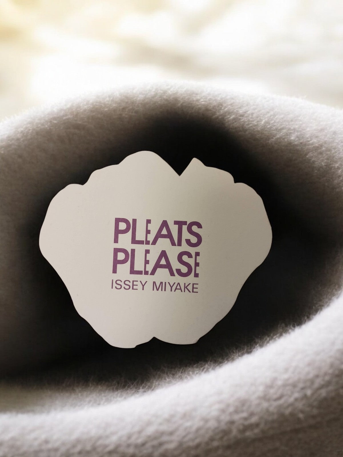 Carte publicitaire parfum Pleats Please Issey Miyake ancienne rétro rare